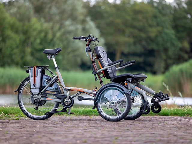Bicicleta OPair con silla de ruedas incorporada